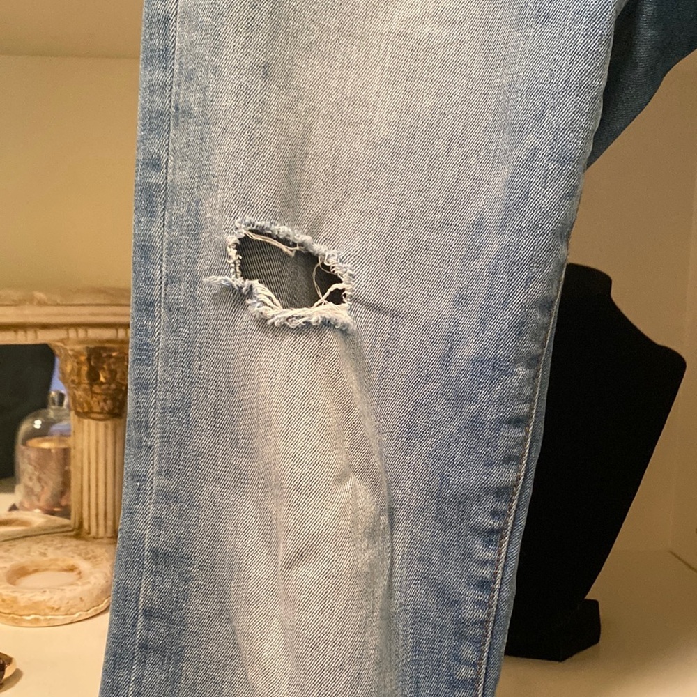 Banana Republic Distressed and Light Blue Straight Leg Jeans.  GUC. Size 27​​ - Picture 7 of 8